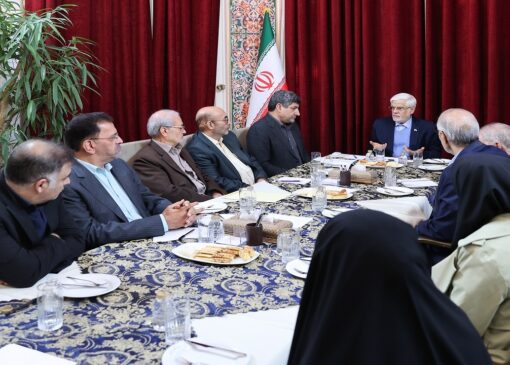 عارف: خودسوزی جوان اهوازی و خودکشی یک روزنامه‌نگار سیگنالی جدی برای جامعه و حاکمیت است