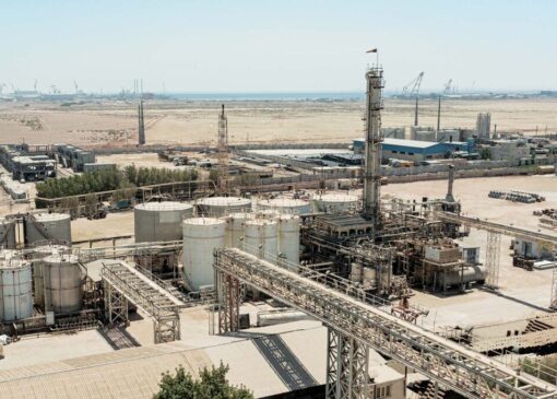 هشدار نماینده مجلس درباره لجبازی برخی مسئولان در تأمین خوراک پالایشگاه آفتاب