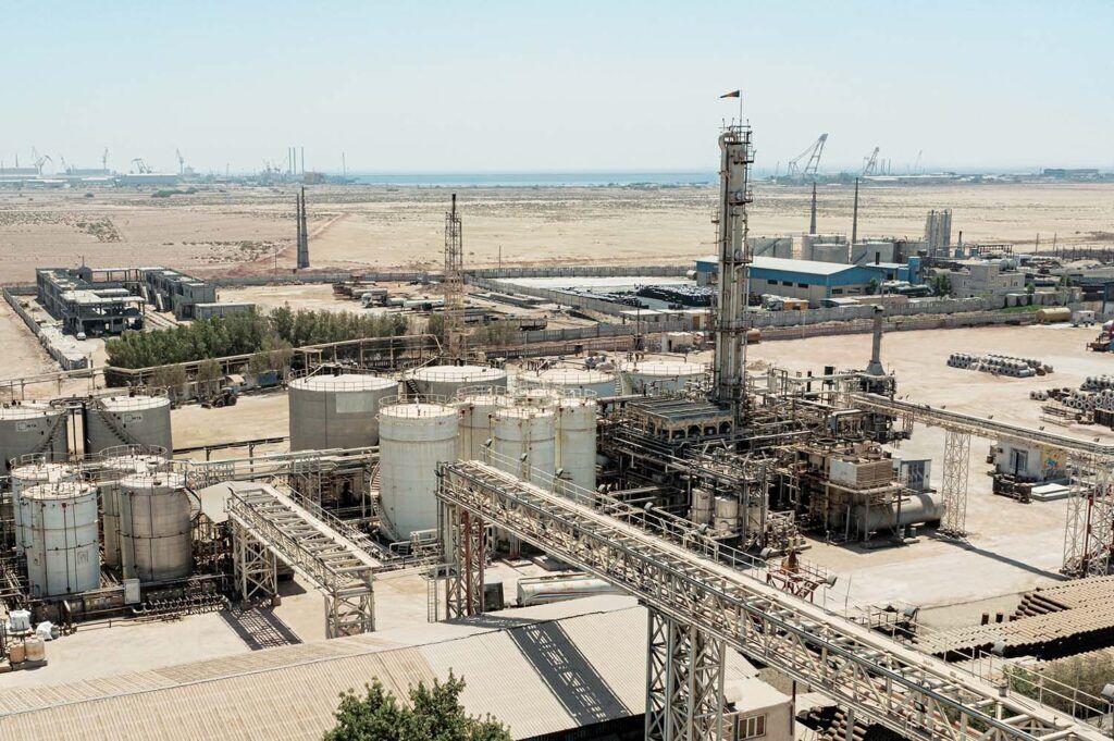 هشدار نماینده مجلس درباره لجبازی برخی مسئولان در تأمین خوراک پالایشگاه آفتاب