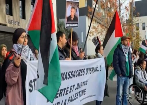 گروه سرود و نمایش مقاومت در خیابان‌های پاریس + فیلم