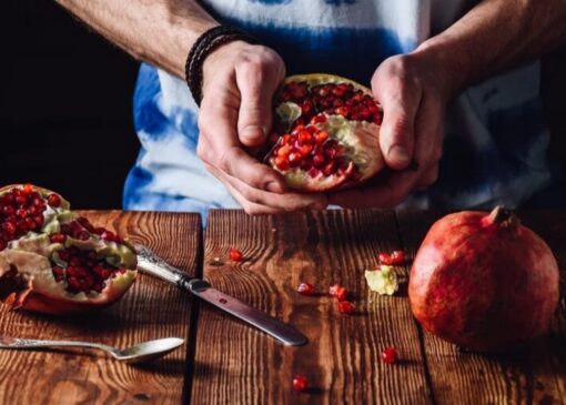 روش تشخیص یک انار قرمز و شیرین و رسیده + فیلم