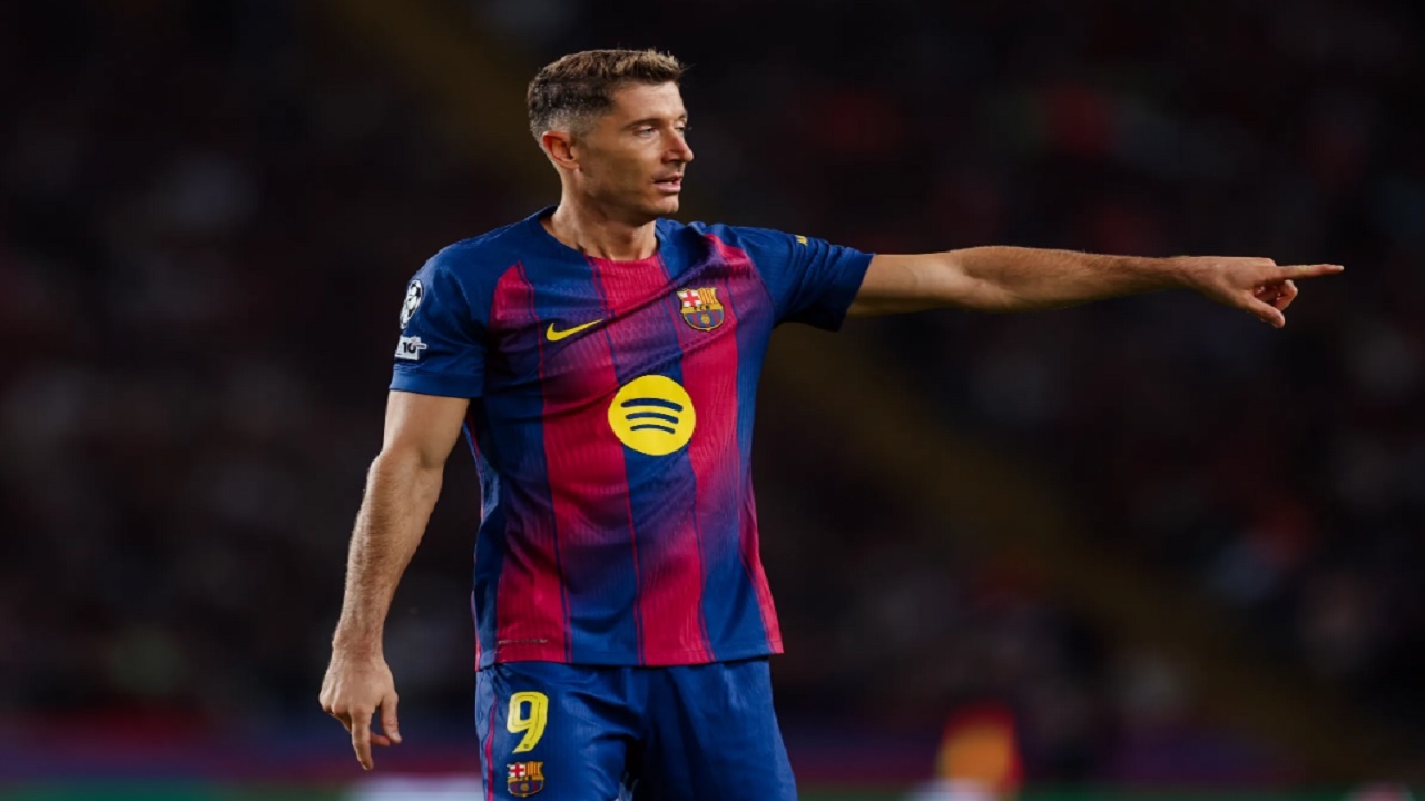 لواندوفسکی: نمی‌دانم چند ماه دیگر کجا خواهم بود/ از والدین برخی هم‌تیمی‌هایم بزرگ‌تر هستم