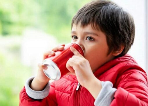 معایب وحشتناک نوشیدنی صنعتی برای کودکان + فیلم