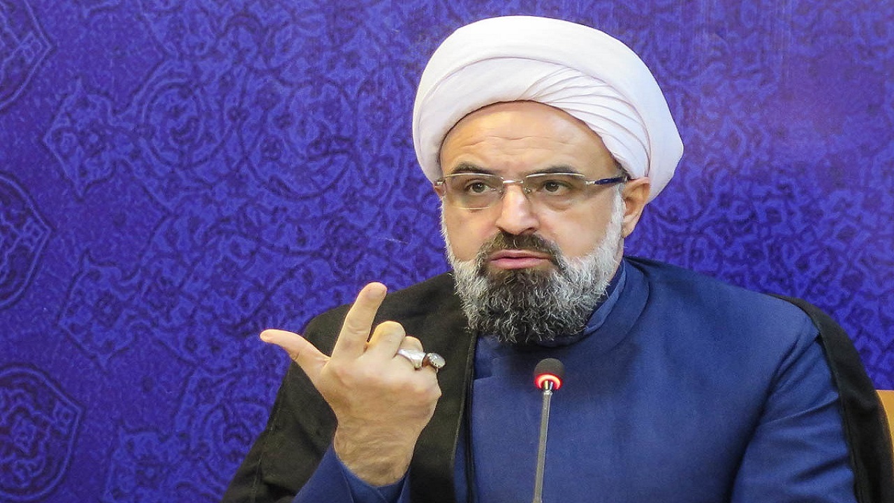 همانند روز‌های حساس تاریخ اسلام، عده‌ای آرام‌آرام صف را ترک می‌کنند