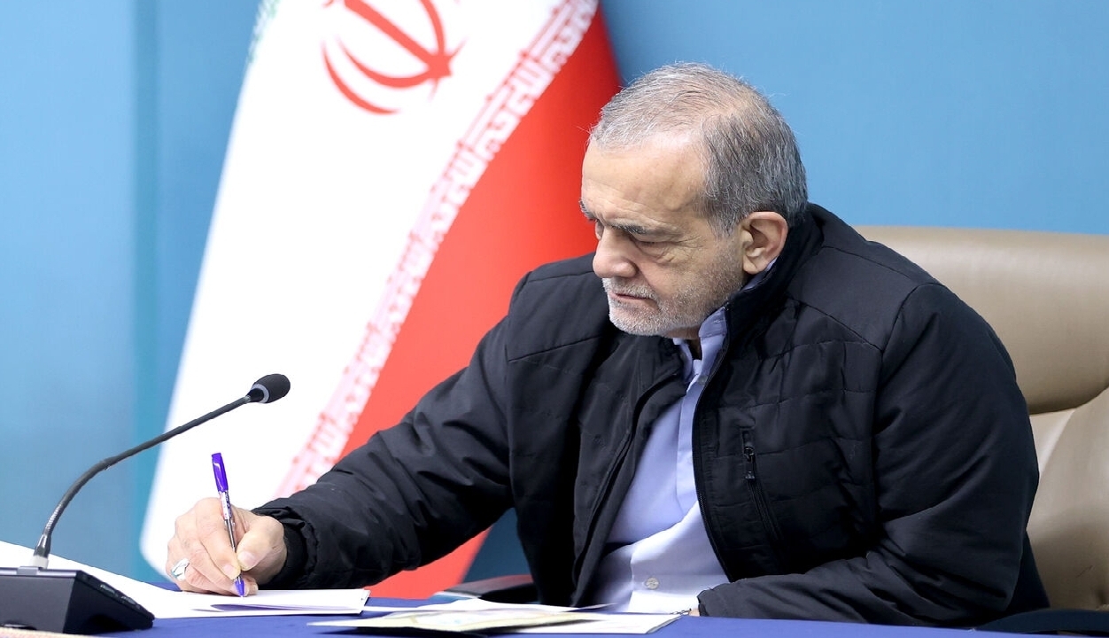 پیام تسلیت رئیس‌جمهور در پی درگذشت مادر شهیدان معینی نجف‌آبادی