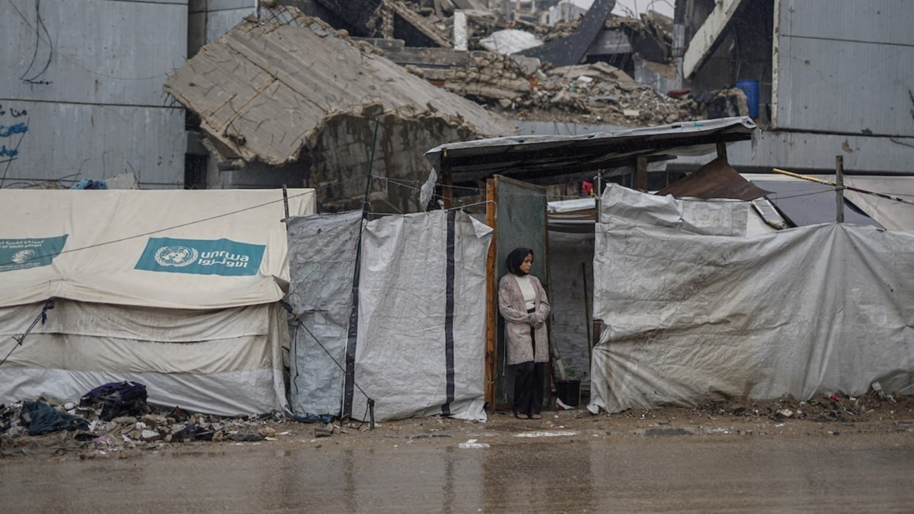 باد و باران زخم‌های جنگ را در غزه عمیق‌تر کرد + تصاویر