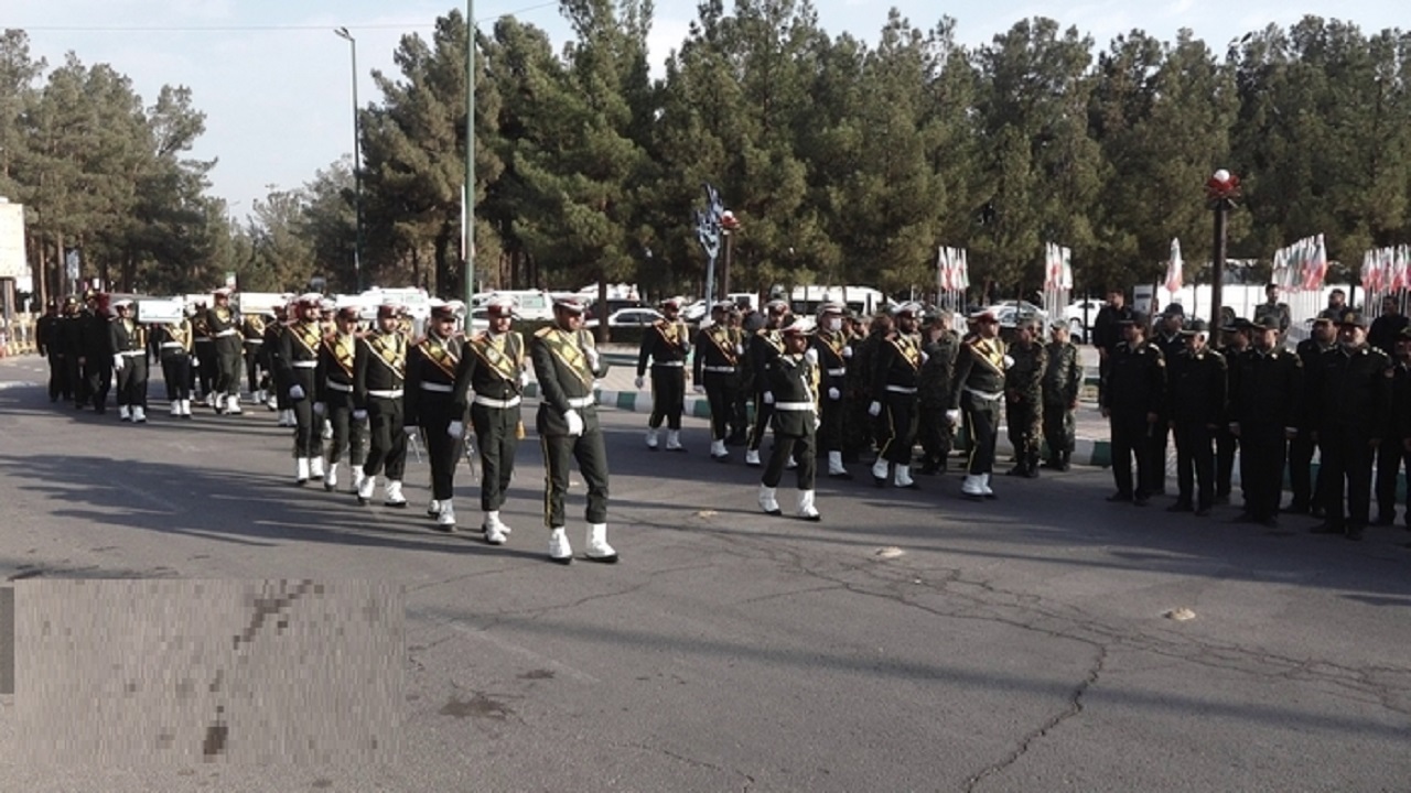 تشییع پیکر هفت شهید گمنام در قم همزمان با ایام شهادت حضرت زهرا(س)