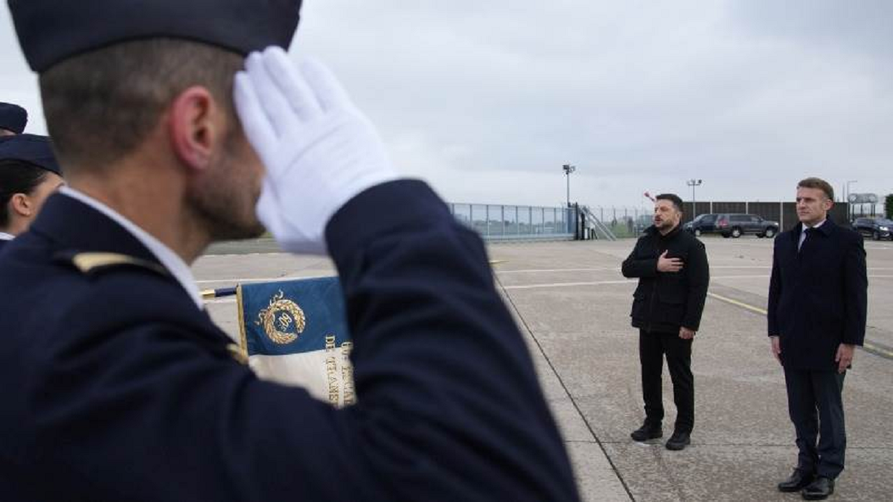 زلنسکی دستور خرید ۱۰۰ جنگنده رافال از فرانسه را صادر کرد