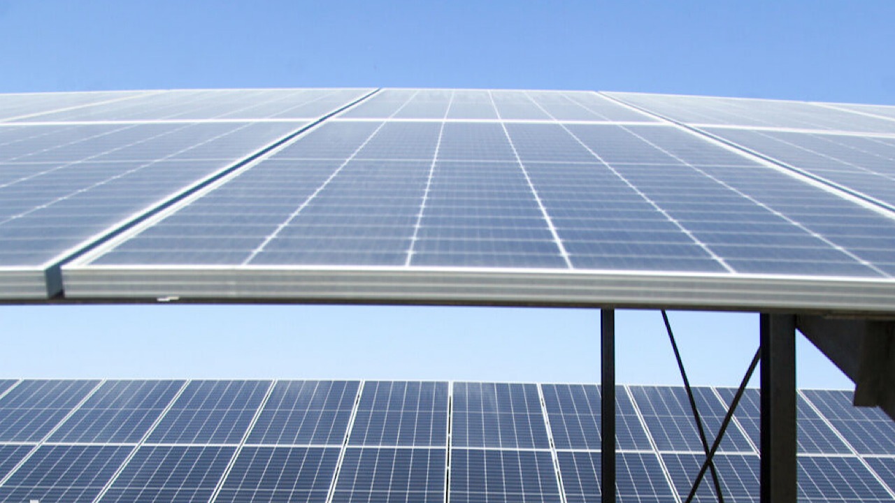 نخستین مدرسه مجهز به نیروگاه خورشیدی در تهران افتتاح شد