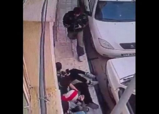 عاملان زورگیری تلفن همراه در مشهد دستگیر شدند+ فیلم