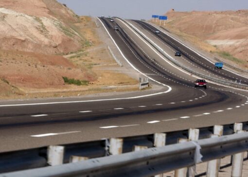 ایمن‌سازی محور‌های شهرستان بروجن با ترانشه‌برداری ۲۰ هزار مترمکعب خاک