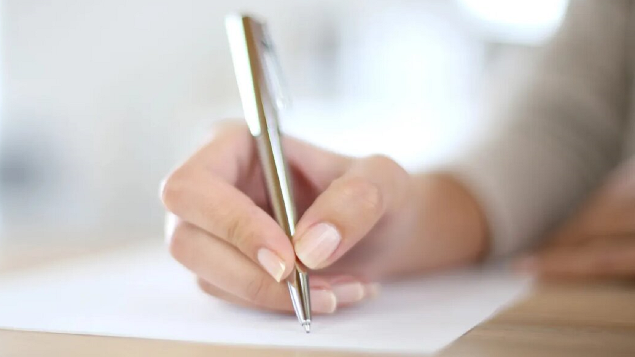 چرا بیشتر انسان‌ها راست‌دست‌ هستند؟