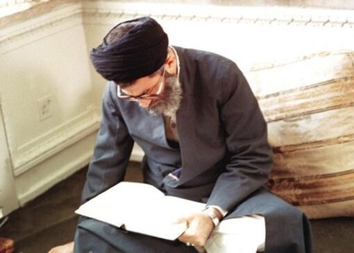 خاطره رهبر معظم انقلاب از کتاب خواندن برای پدرشان + فیلم