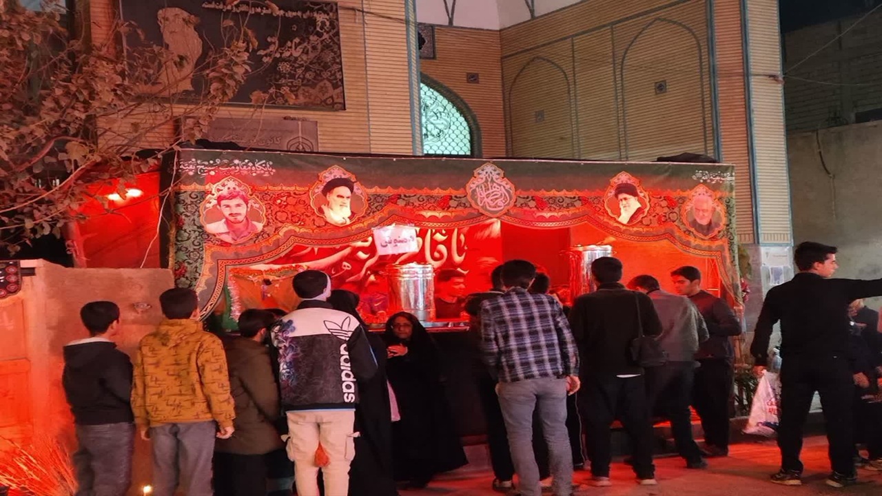 برپایی ایستگاه صلواتی در محله شهر قائم به مناسبت ایام فاطمیه + فیلم