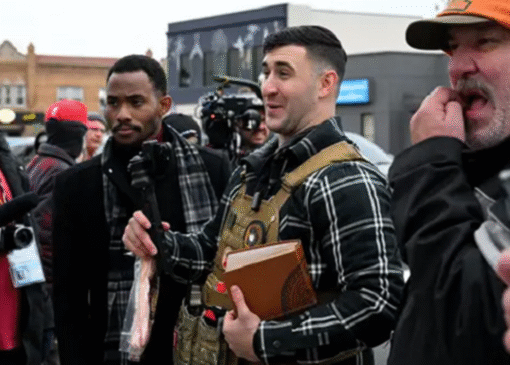 اقدام برای سوزاندن قرآن در اسلامی‌ترین شهر آمریکا + فیلم