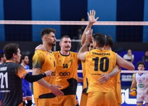 والیبالیست‌ها با یاد صابر کاظمی شروع کردند؛ پیروزی مدعیان در هفته نخست