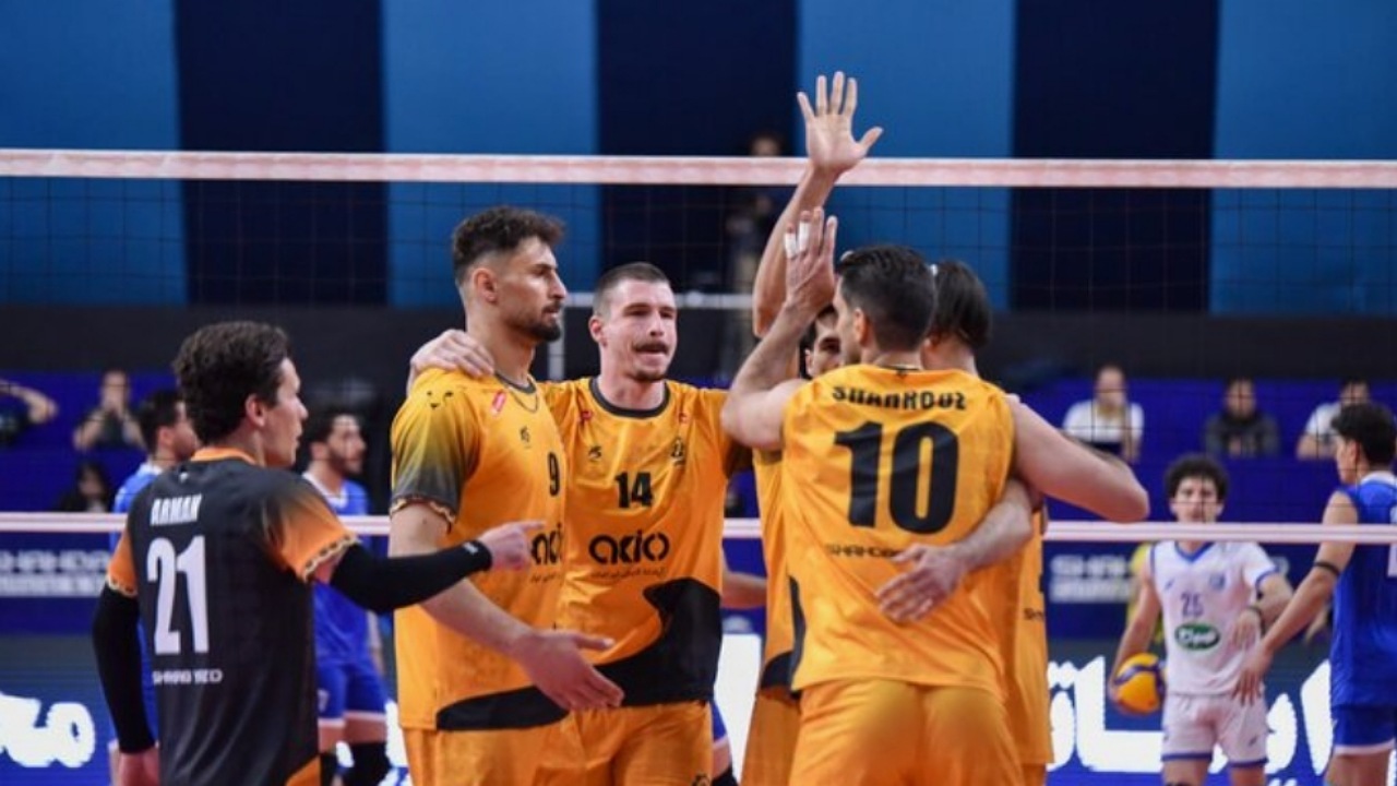 والیبالیست‌ها با یاد صابر کاظمی شروع کردند؛ پیروزی مدعیان در هفته نخست