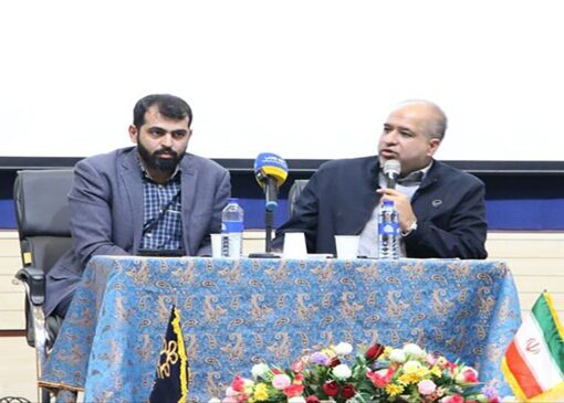 خضریان: بانک آینده ۳۵۰ همت به بانک مرکزی بدهکار بود/ نجابت: انحلال بانک آینده با ایجاد سپر حفاظتی برای سپرده‌گذاران