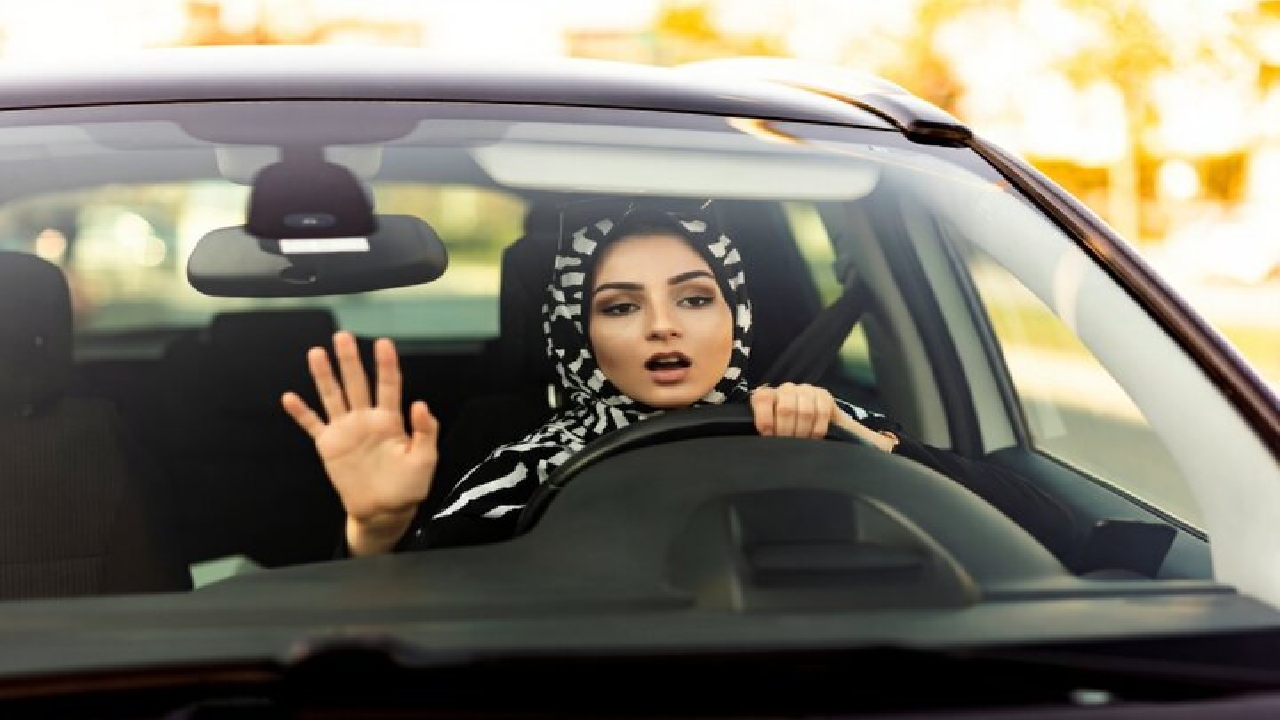 کلیشه‌های جنسیتی؛ آیا رانندگی زنان ضعیف‌تر از مردان است؟