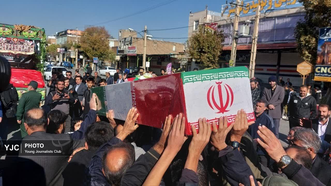 تشییع باشکوه پیکر شهید فاطمی در پلدختر؛ تجدید میثاق مردم با آرمان‌های انقلاب + فیلم