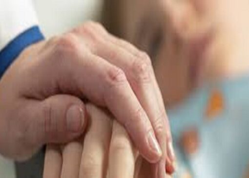 خدمات‌رسانی گروه جهادی به بیماران در مناطق کم‌برخوردار مرند