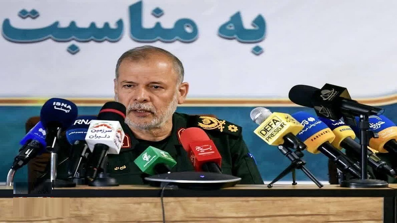 بسیج نه تنها در میدان دفاع، بلکه در سنگر خدمت نیز پرچمدار است