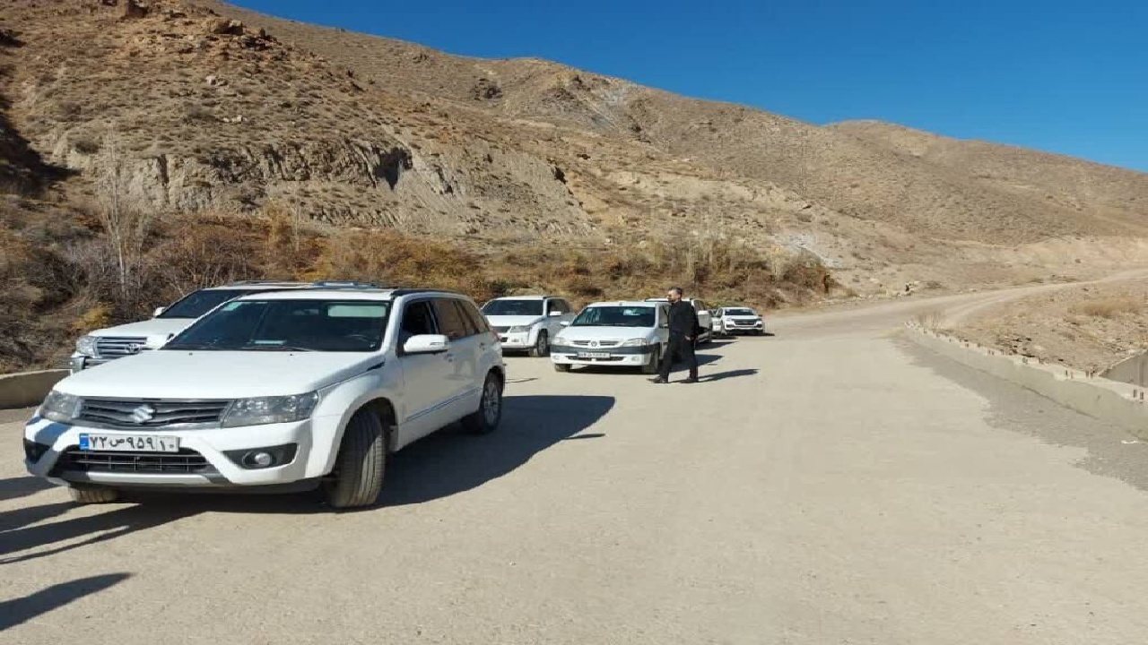 جاده خلخال - منجیل در حال احداث است