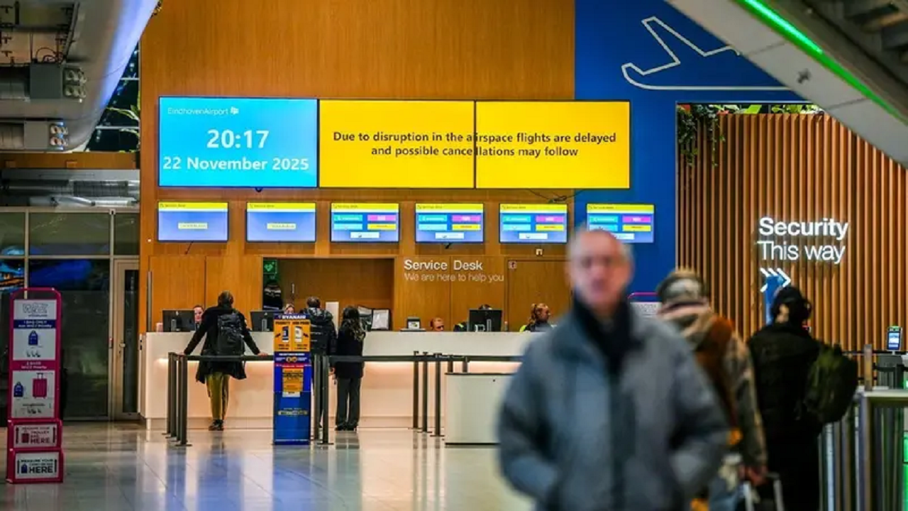 توقف ترافیک هوایی فرودگاه آیندهوون هلند به دلیل مشاهده پهپاد