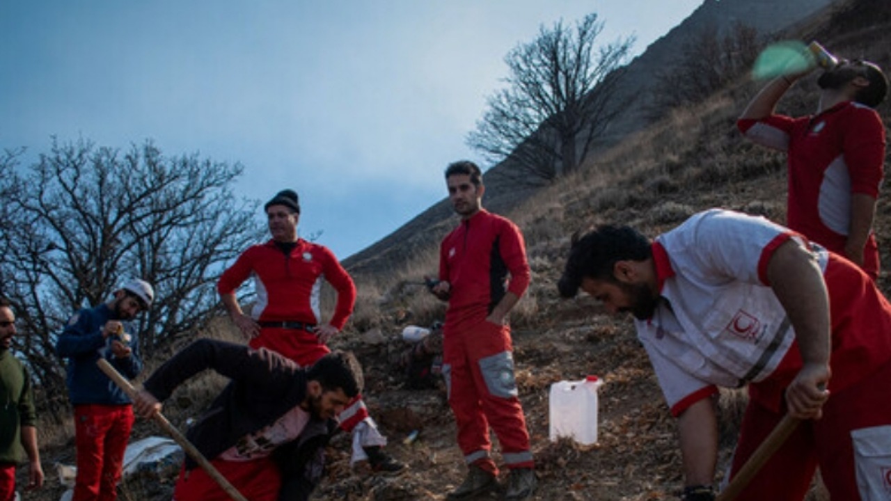 ۴۹ سورتی پرواز توسط بالگرد‌های هلال‌احمر در حادثه حریق جنگل‌های الیت