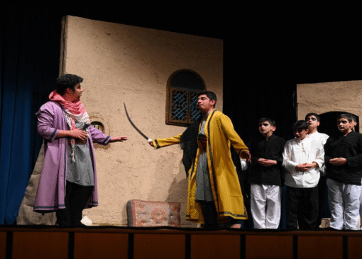 اجرای نمایش تاریک‌ترین کودتا، با روایت دانش‌آموزان در دهه دوم فاطمیه