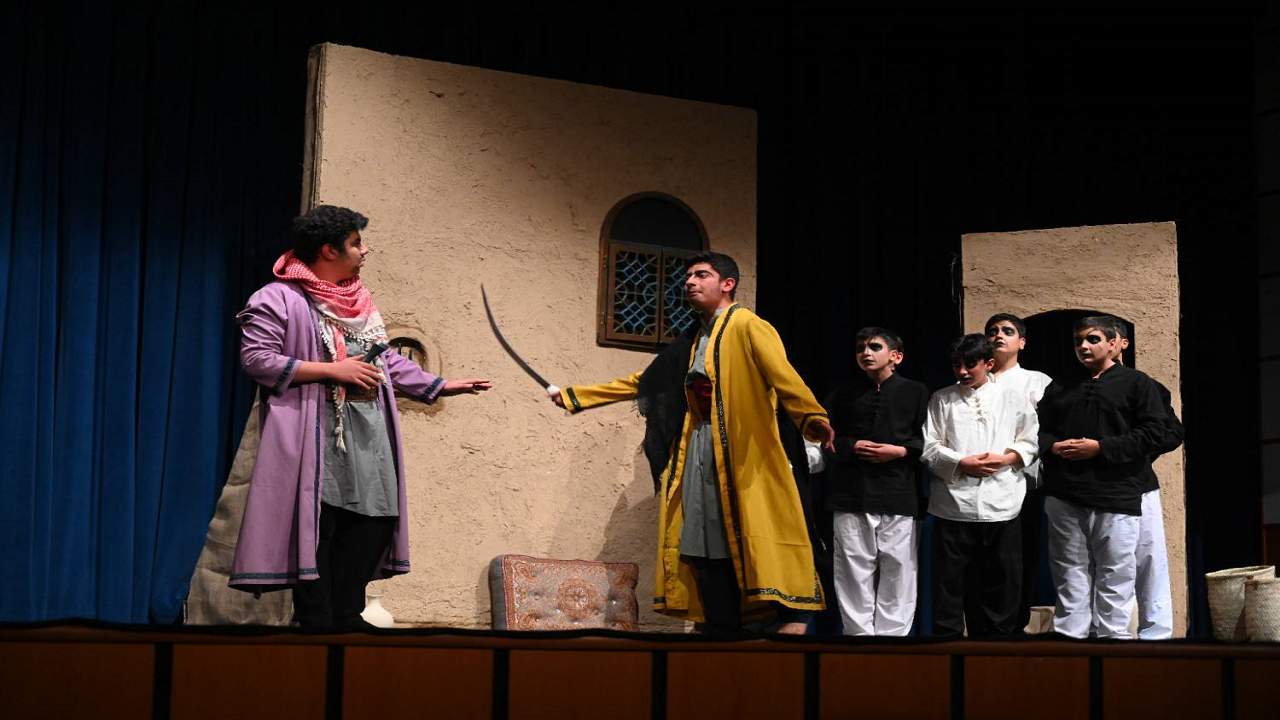 اجرای نمایش تاریک‌ترین کودتا، با روایت دانش‌آموزان در دهه دوم فاطمیه