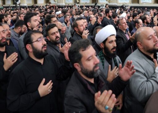 آیین سوگواری شهادت حضرت زهرا(س) در دفتر رهبر معظم انقلاب در قم برگزار شد