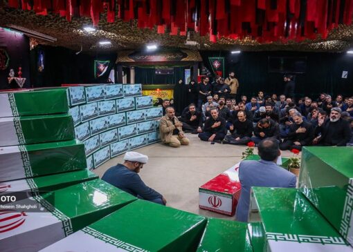 آماده سازی تابوت های شهدا