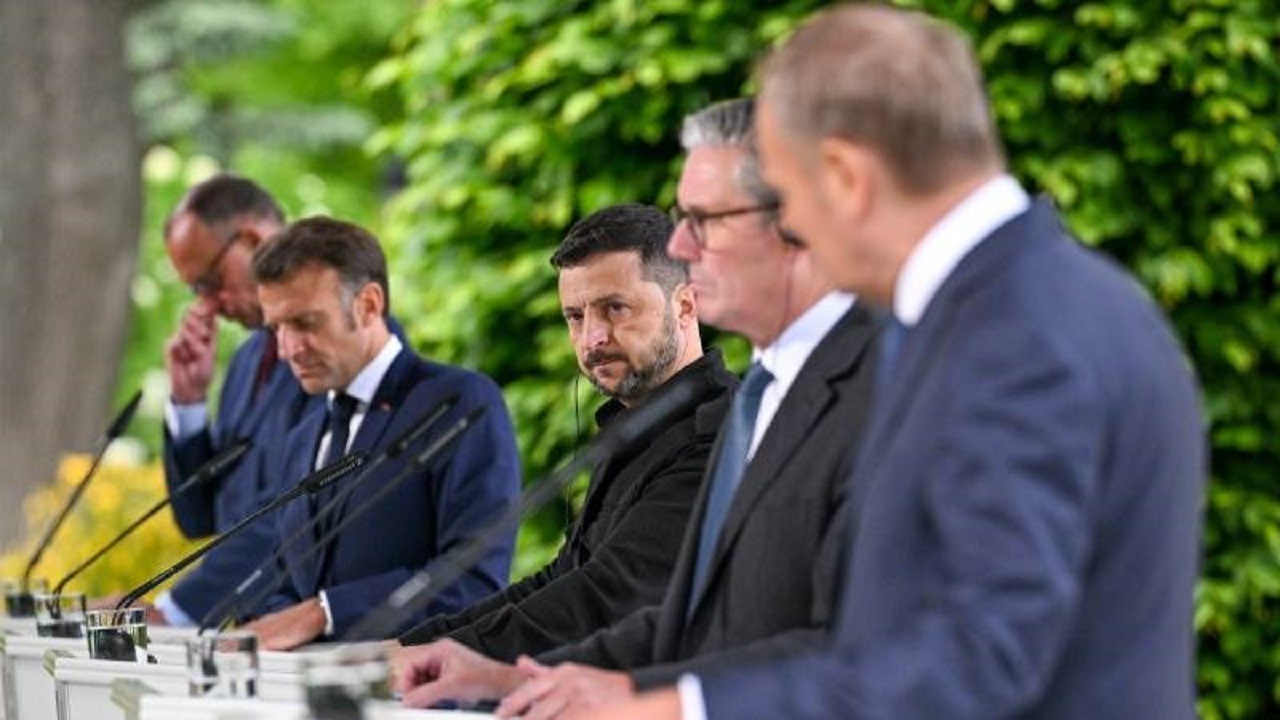 فایننشال تایمز: اروپا برای قطع احتمالی حمایت آمریکا از اوکراین برنامه‌ریزی می‌کند