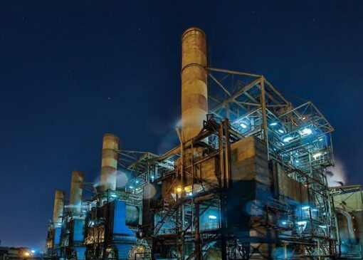 نیروگاه‌های فرسوده در فصول سرد سال از مدار خارج می‌شوند