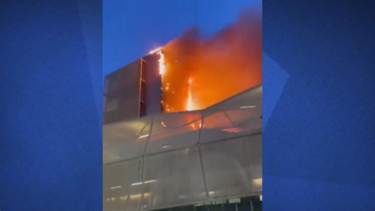 بیمارستانی در اسپانیا در شعله‌های آتش + فیلم