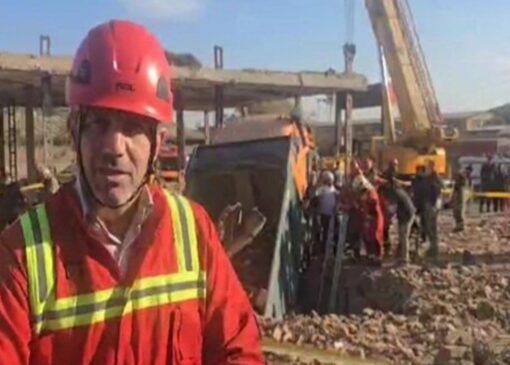 جزئیات سانحه سقوط کامیون در گودال؛ دو کارگر جان باختند
