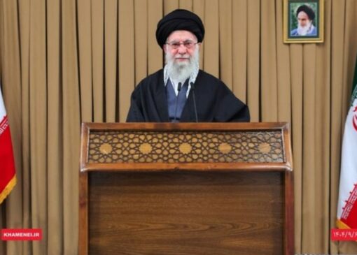 رهبر انقلاب: با زنده بودن بسیج، مقاومت در دنیا زنده می‌ماند