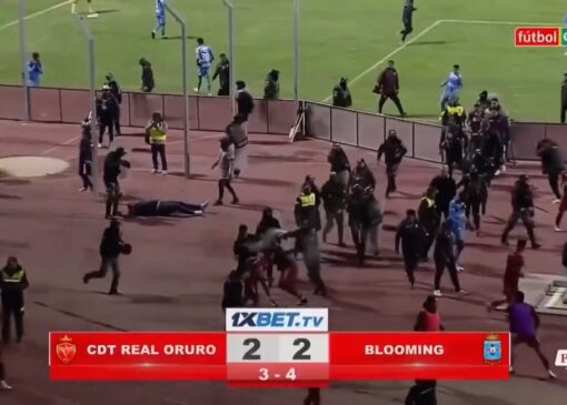 آشوب در فوتبال بولیوی با ۱۷ اخراجی و گاز اشک آور زدن پلیس + فیلم