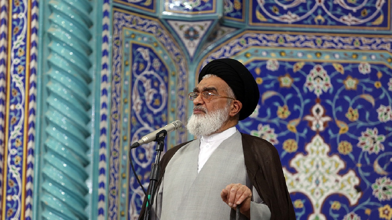 منافقان سرانجامی جز سقوط ندارند / تأکید رهبر انقلاب بر حمایت از دولت و توجه مضاعف به بسیج