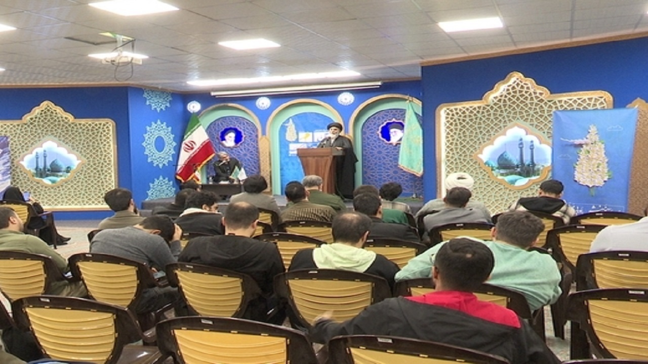 اختتامیه شعر جوان کشور در قم