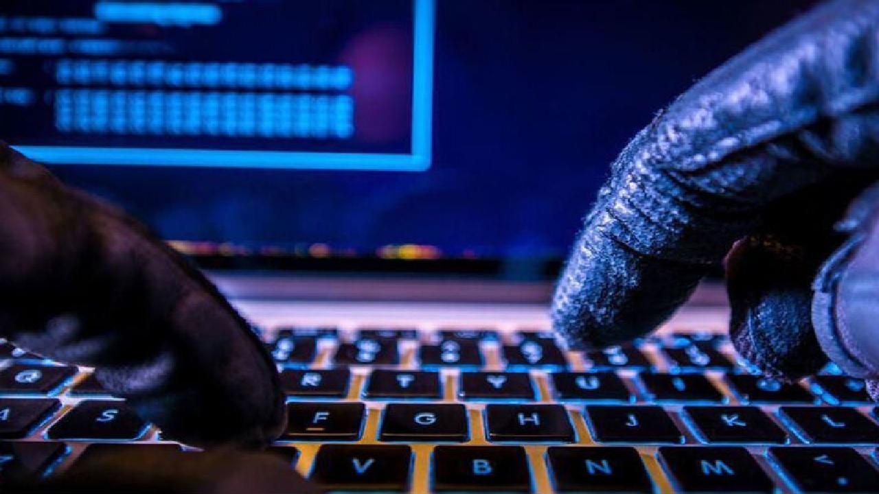 کلاهبردار اینترنتی در دام پلیس خراسان جنوبی افتاد