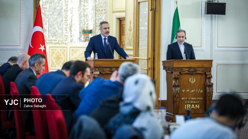 نشست خبری مشترک وزرای امور خارجه ایران و ترکیه
