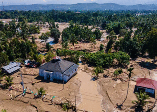 شمار قربانیان سیل اندونزی از ۴۰۰ نفر گذشت