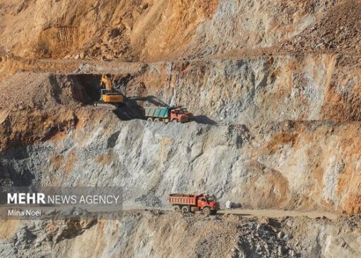 عرضه ۱۲۰ پهنه معدنی طلا و مس در بورس کالا