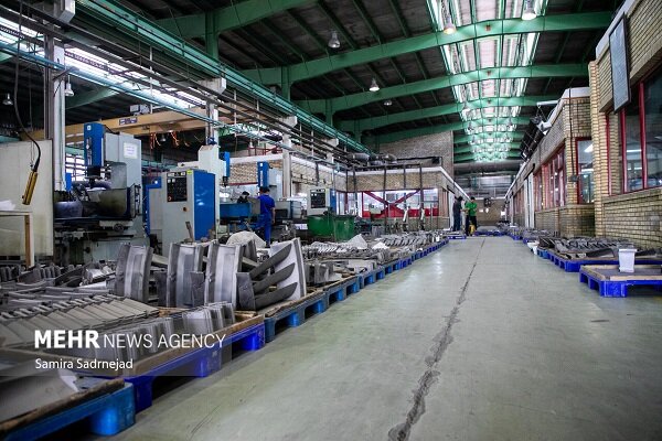 کاهش ۱۱ درصدی تحویل برق به صنایع در پنج ماه نخست