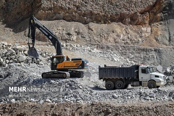نوسازی ماشینآلات پیششرط تحقق رشد ۱۳ درصدی معدن است