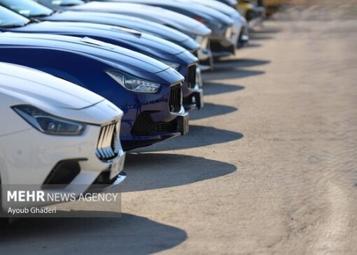 مهلت افتتاح حساب و ثبت‌نام برای خودروهای وارداتی تمدید شد