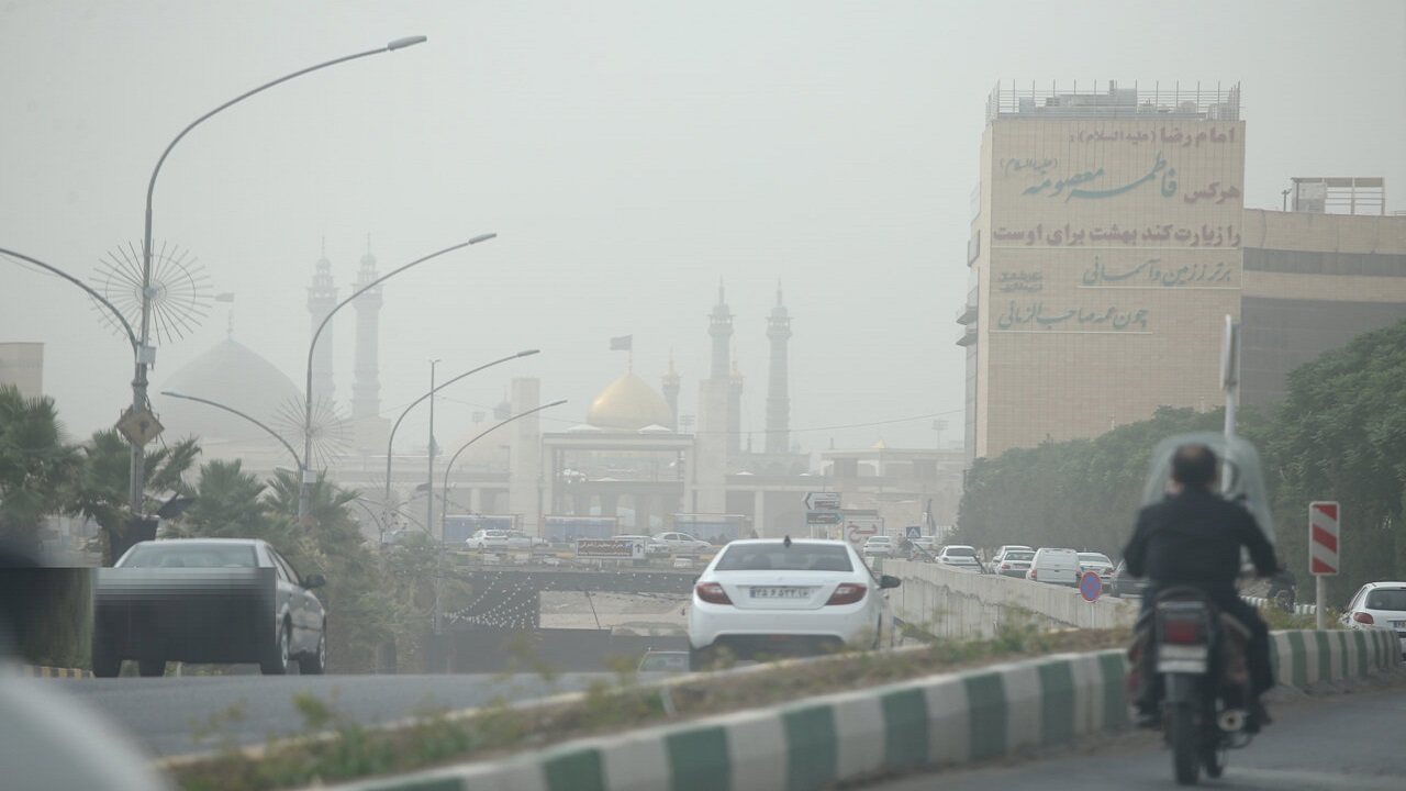 درخواست محیط زیست قم برای تشدید برخورد با خودرو‌های آلاینده