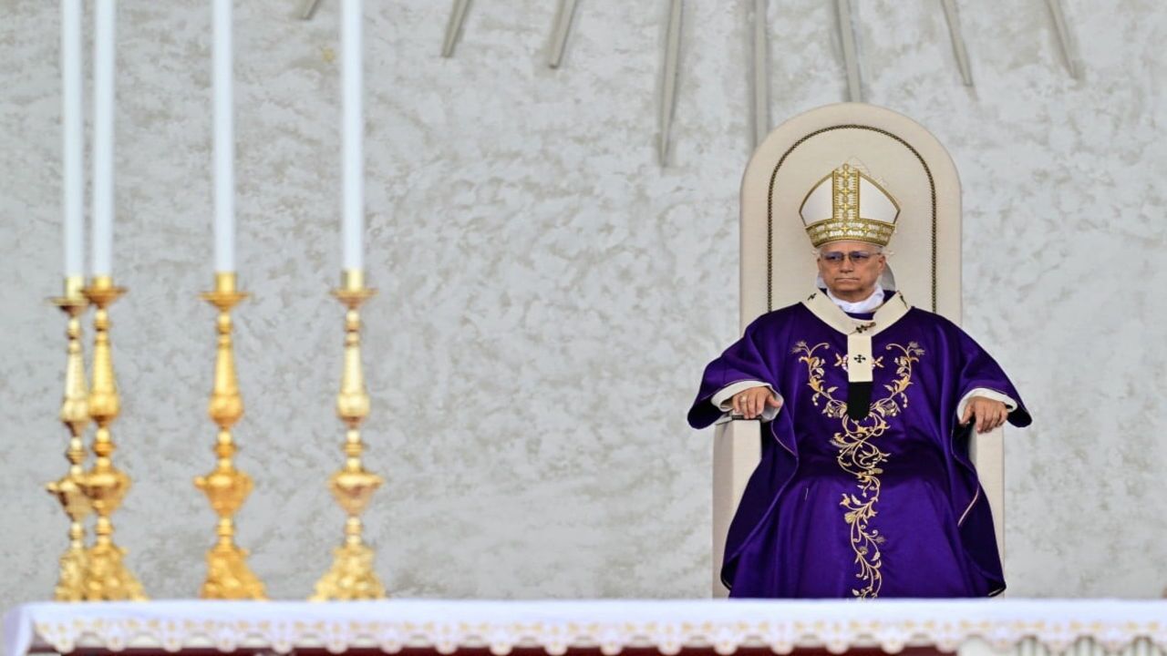 حضور پاپ در محل انفجار بندر بیروت